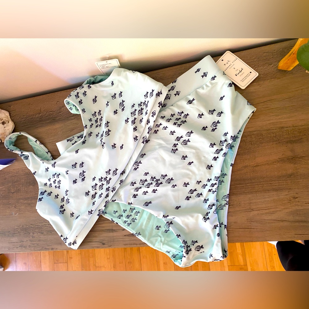 XXL Kindred/current tyed adorable new with tags small markings -see pics